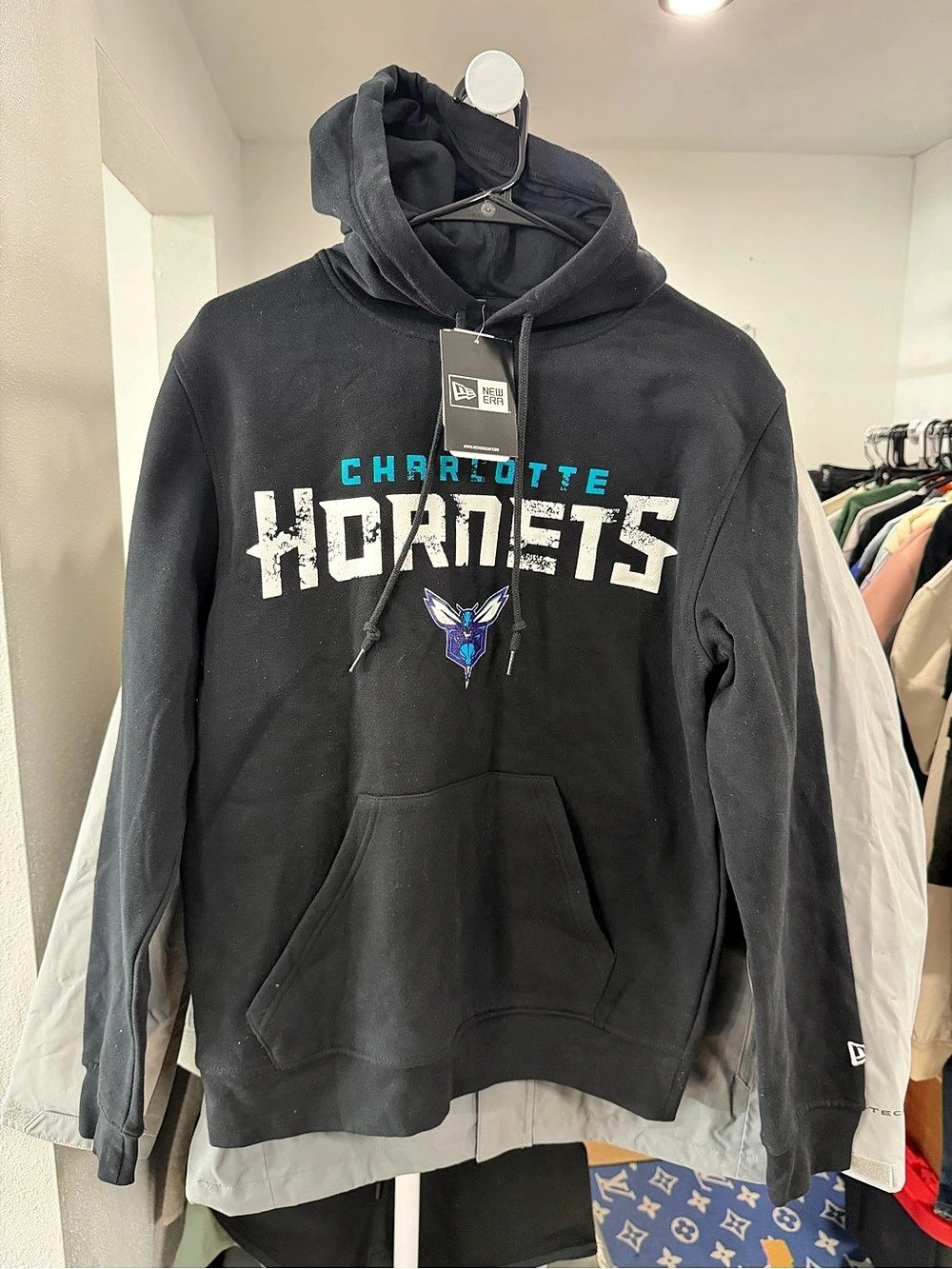 New Era Charlotte Hornets NBA Pullover Hoodie Black & Blue Small
